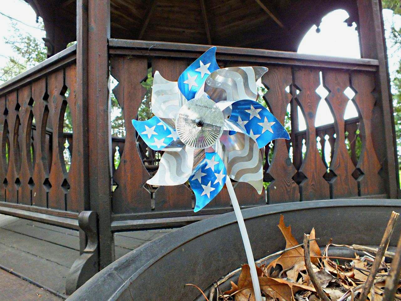 Would you mind a reflecting sign?(1)... by Thomas Peace 2013