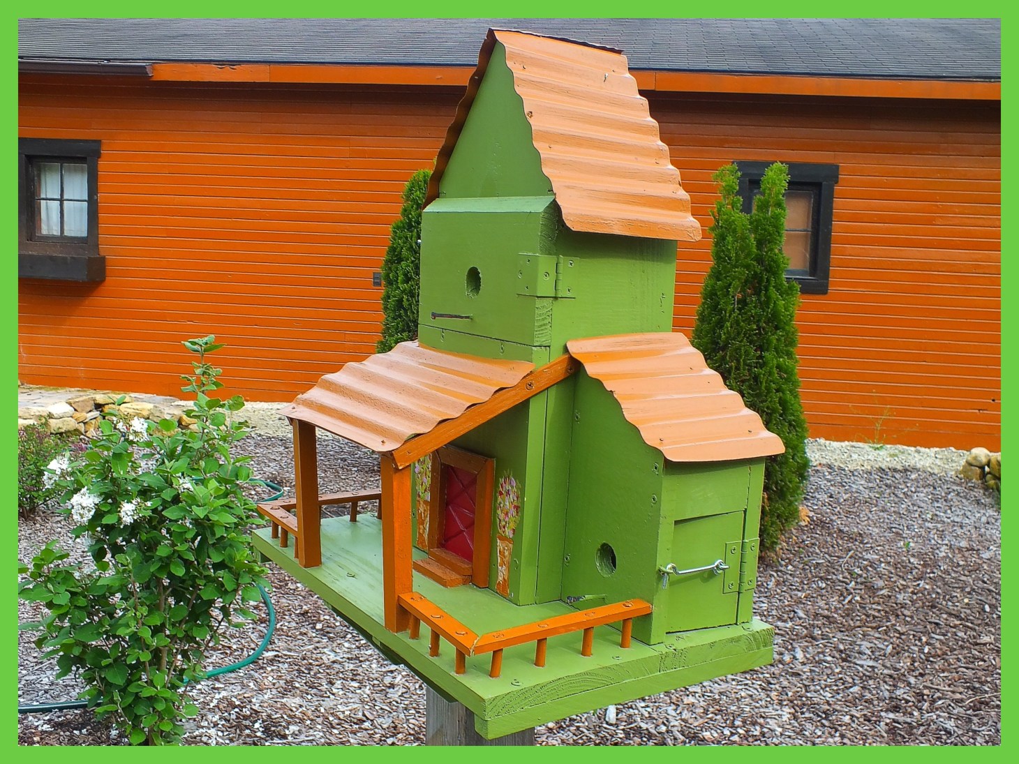  Birdhouse (4... At my sister-in-law Mary's place.) Photo by Thomas Peace c. 2015